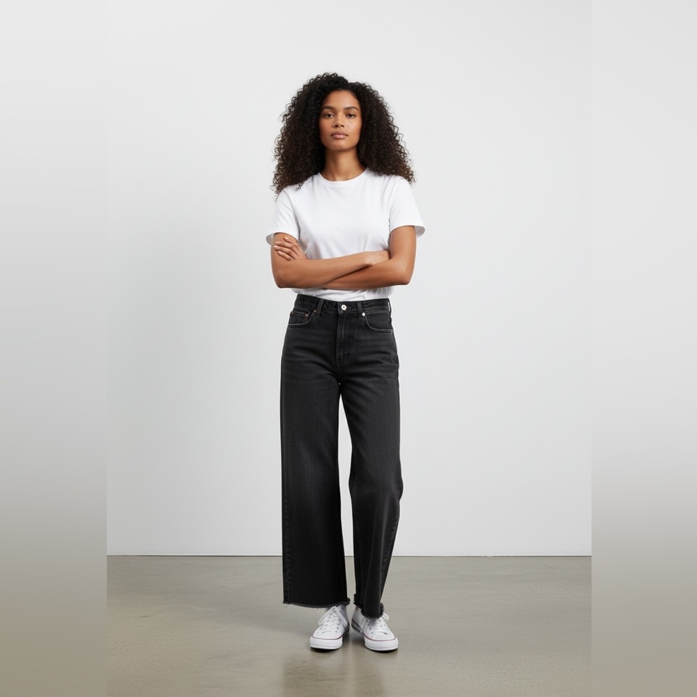 Zara High-Rise Girlfriend Jeans in Black sz 2